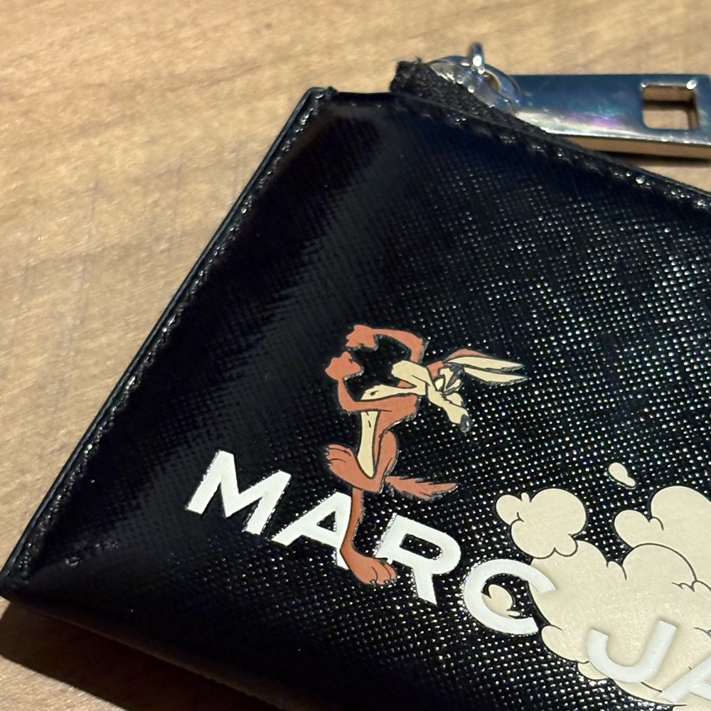 Marc Jacobs X Looney Tunes
Key Wallet - Picture 5 of 14